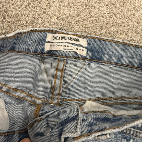 One Teaspoon Bandit Denim Shorts Cut Offs Distressed Size 24 *NWOT - Picture 3 of 9